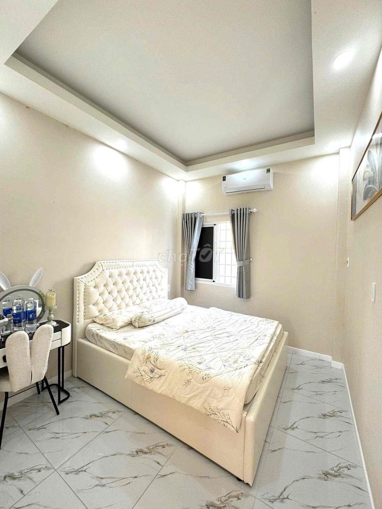 Four-foot Phan Đình Phùng-7-7. 1 Phú Nhuận 4th floor 45m2 bedroom for 25 million refrigerators.