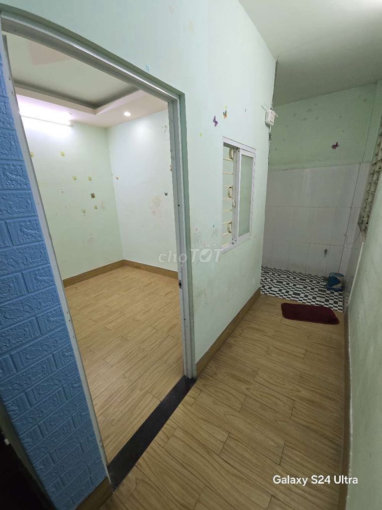 Rent 4-012 M Tân Quý – 13 million a month January, Dim + a floor 6 M.