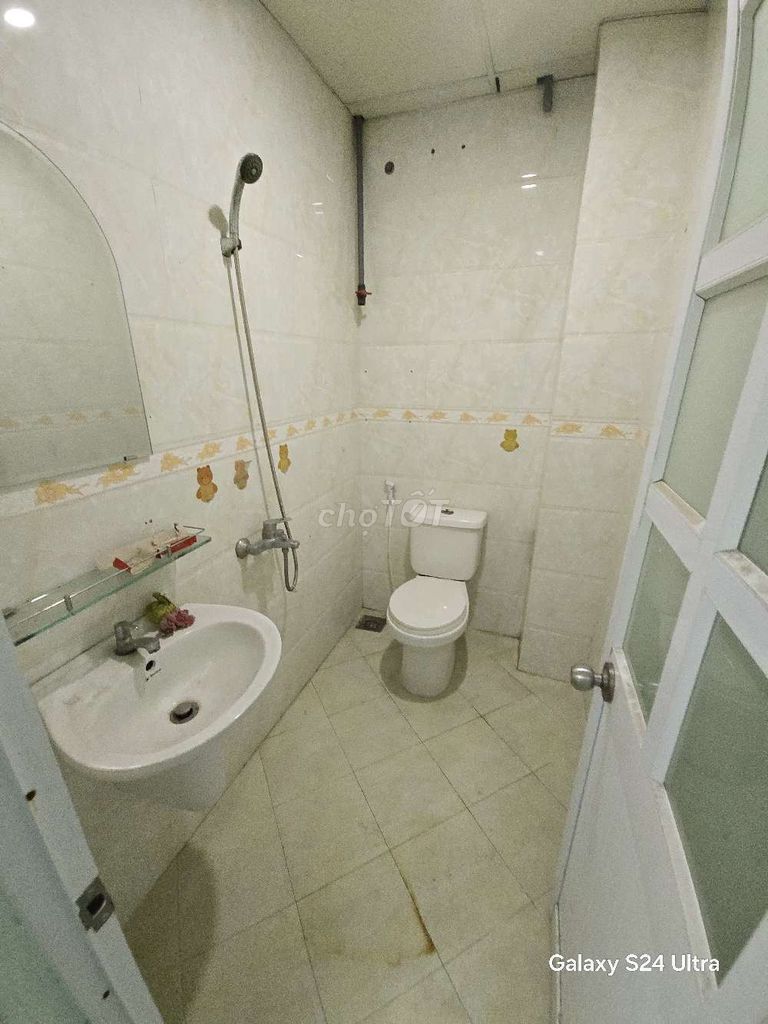 Rent 4-012 M Tân Quý – 13 million a month January, Dim + a floor 6 M.