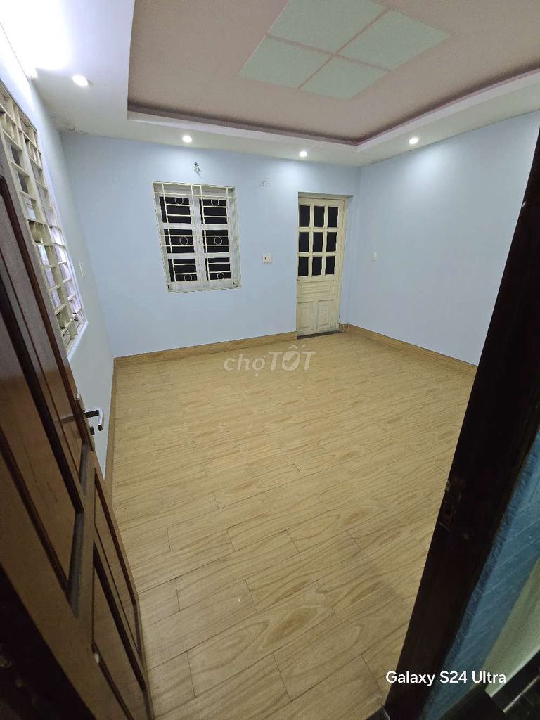 Rent 4-012 M Tân Quý – 13 million a month January, Dim + a floor 6 M.