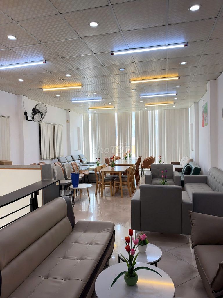 renting cash to KTTS 6 x23 Nguyễn Oanh-7* 17 Gò Vấp. Four stories. It costs 44 million a month.