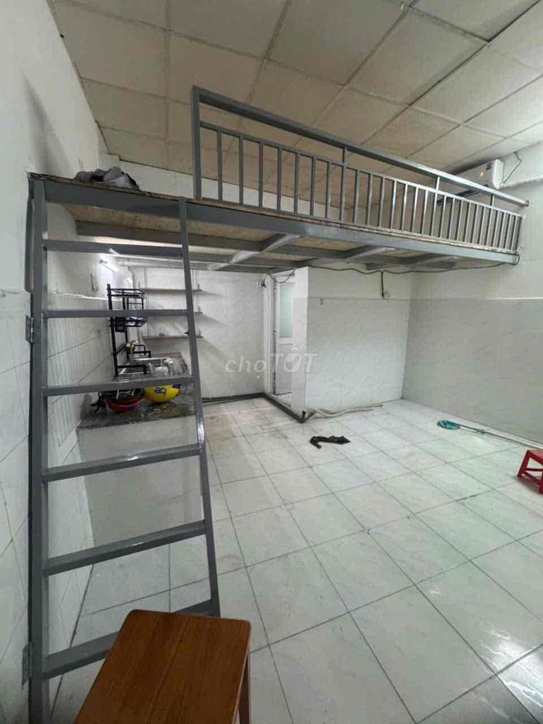 We'll rent the entire room. A closed bedroom.
