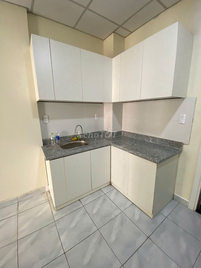 Rent a D'Gold bedroom, with a cold machine - only 3.5 million a month.