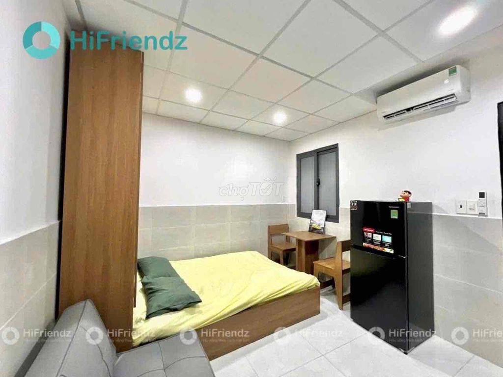 Studio Full interior at the center of the 12th district along your side.