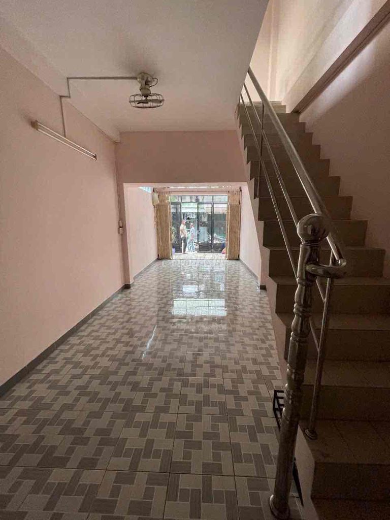 Business alley - 175 Nguyễn Thiện Thuật District 3 42 m2 second floor bedroom