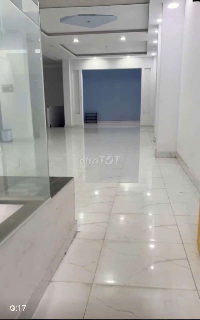 Renting cash homes near Dương Tử Giang, District 5-15 x25 meters, 24 P elevators