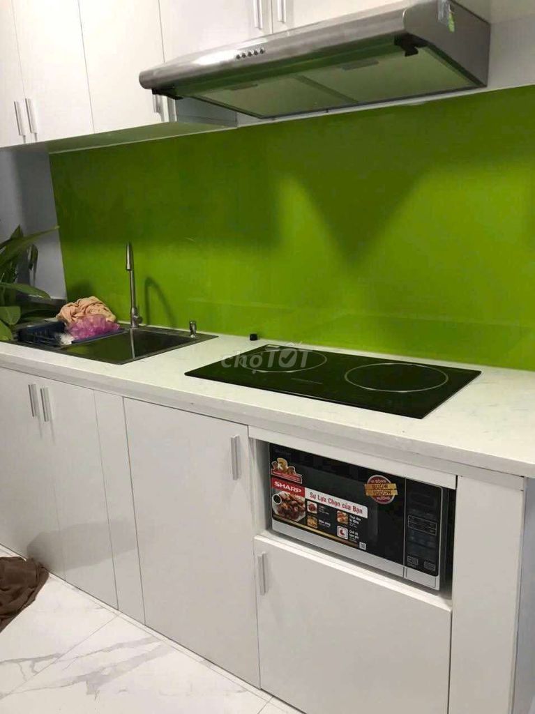 Two bedrooms, two toilets. Two Thống Nhất air conditionings.