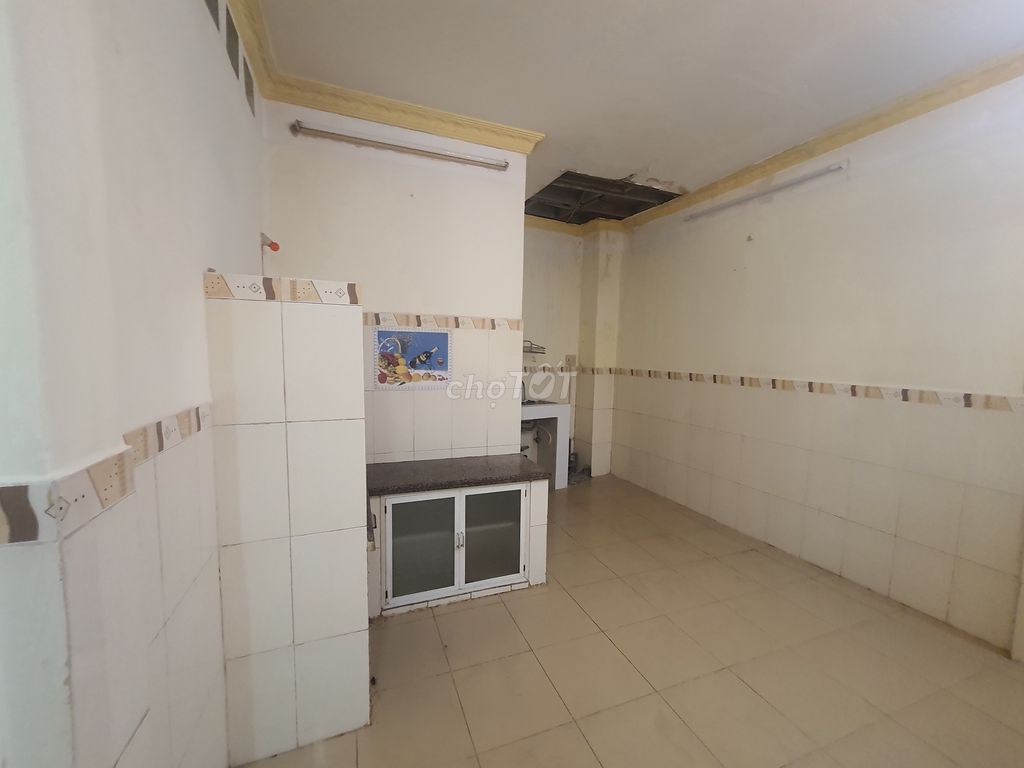 Rent a nice clean house at Nguyễn Thần Hiến, 18th DARPA, District 4
