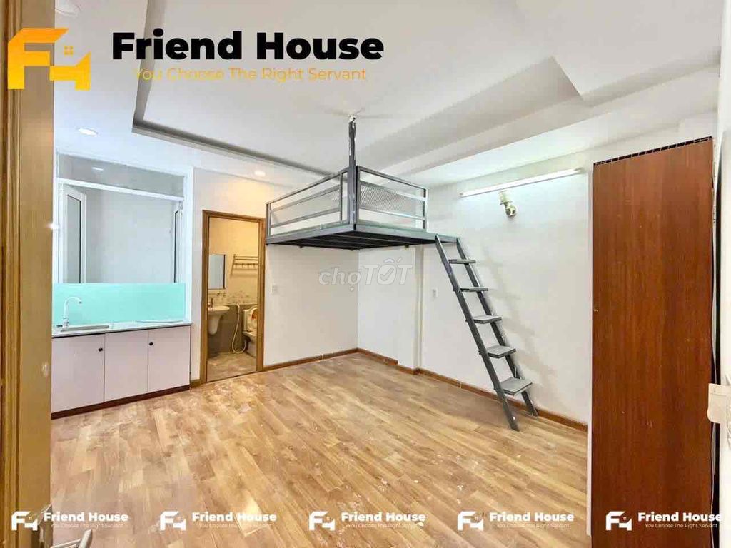 The owner himself hired room Full Seven.