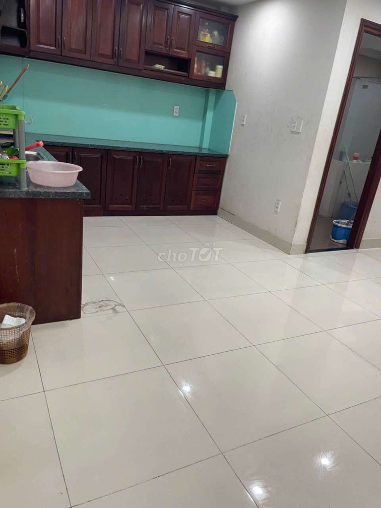 Free water service apartment 50 M1 Hoàng Quốc Việt next to Phú Mỹ .