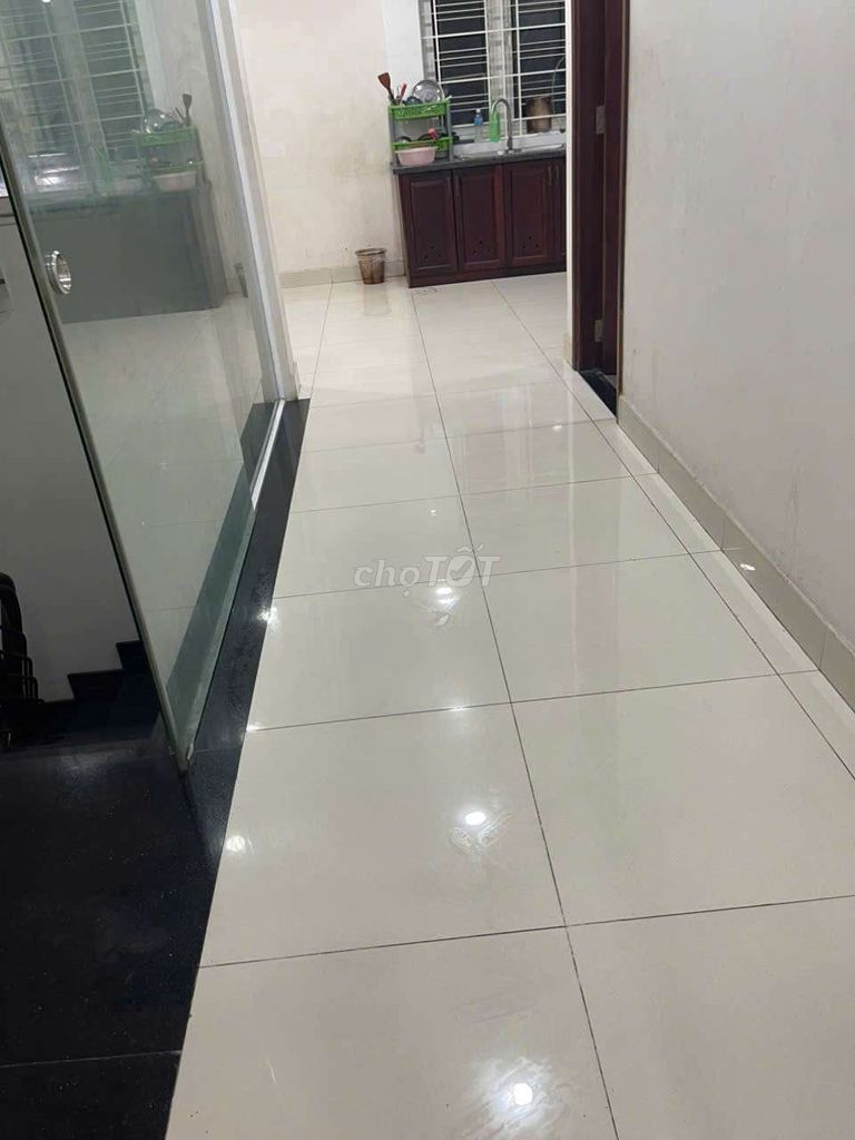 Free water service apartment 50 M1 Hoàng Quốc Việt next to Phú Mỹ .