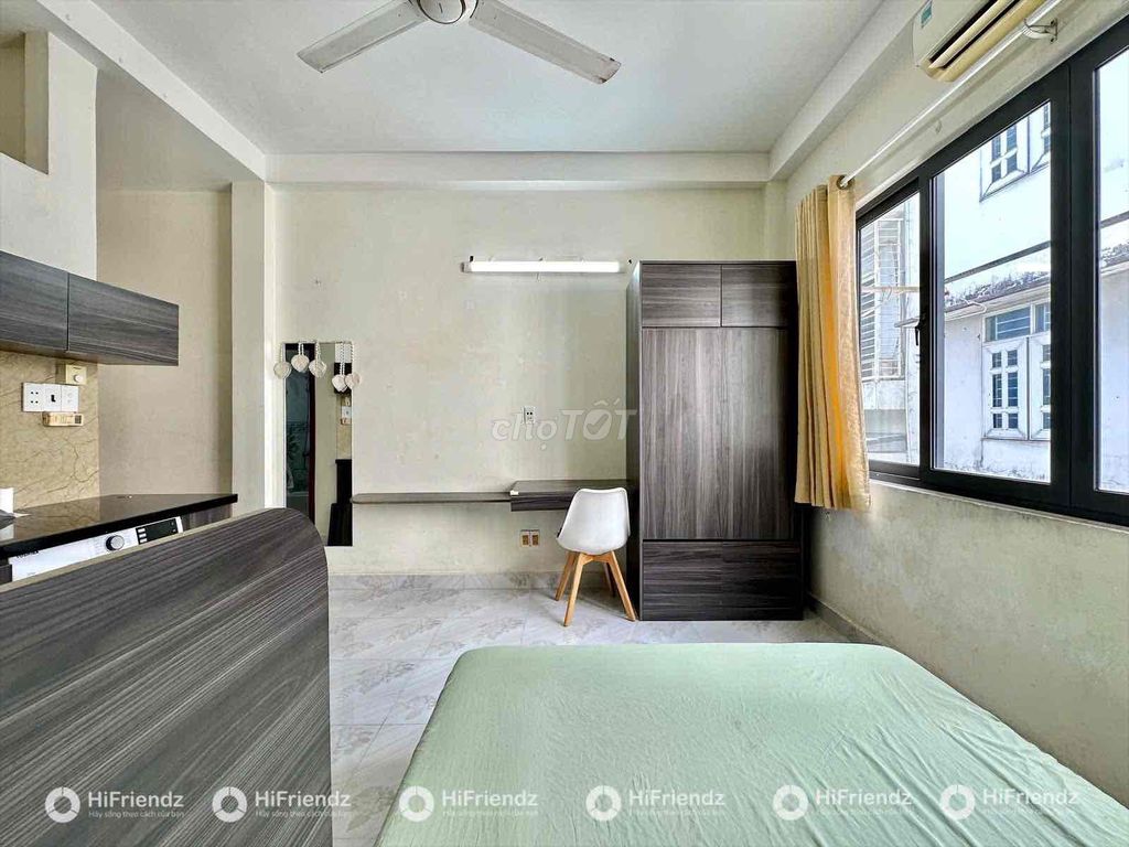 Clear room in the center of 2- - New furniture is 100%.
