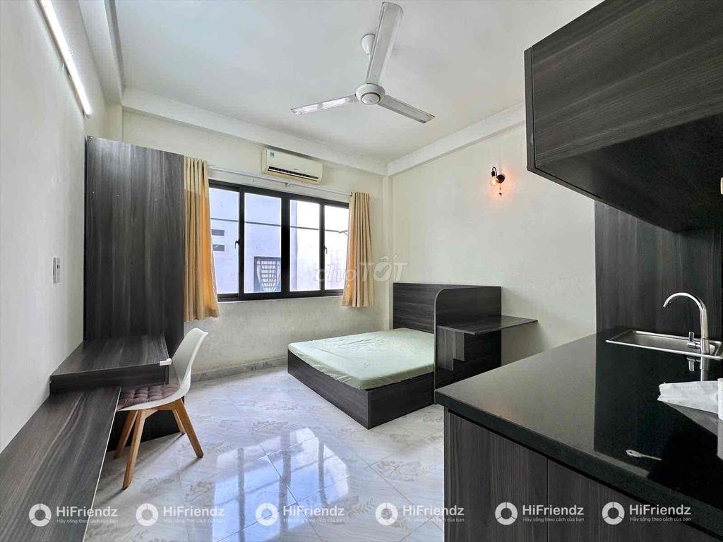 Clear room in the center of 2- - New furniture is 100%.