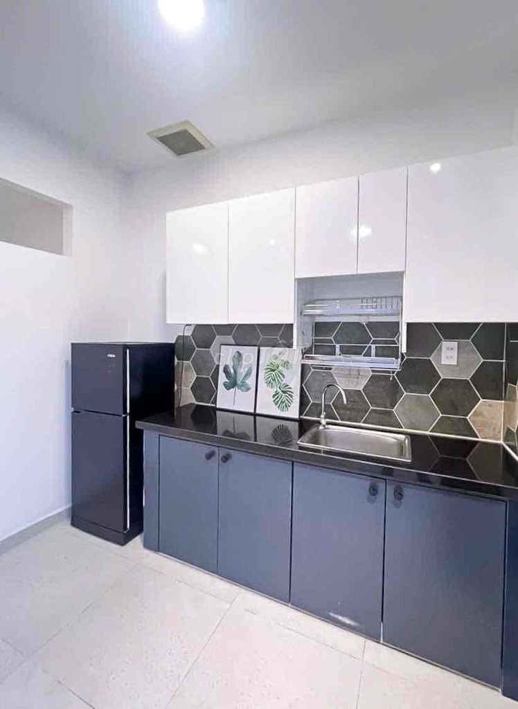 Near floor beds close to engine Mosestic Environment