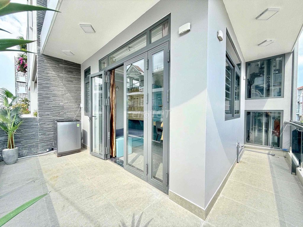 The new studio is 100 percent high-level interior right at Lê Đình Cẩn.