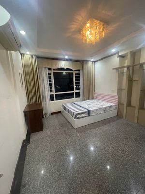 Please rent a nice room in the Gold City apartment.