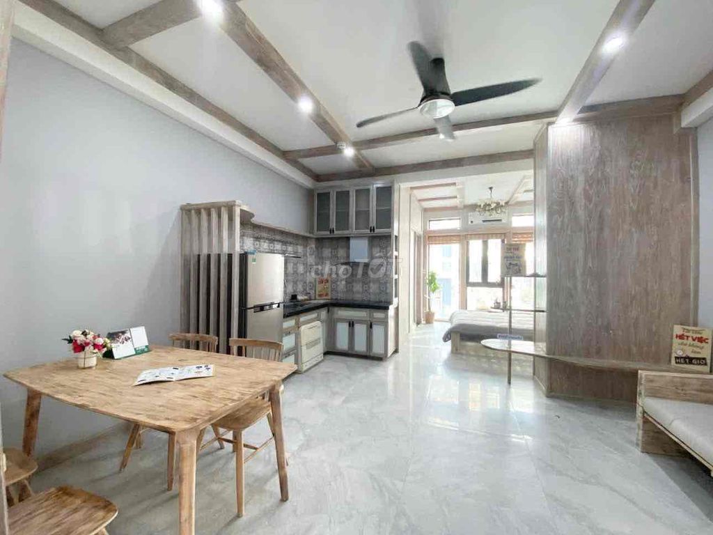 The super wide balcony studio is empty. Bình Thạnh full interior.