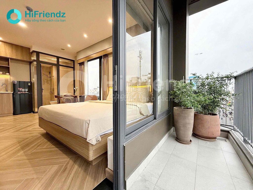 It's the owner who rents the new high-end new interior apartment, 100% high center.