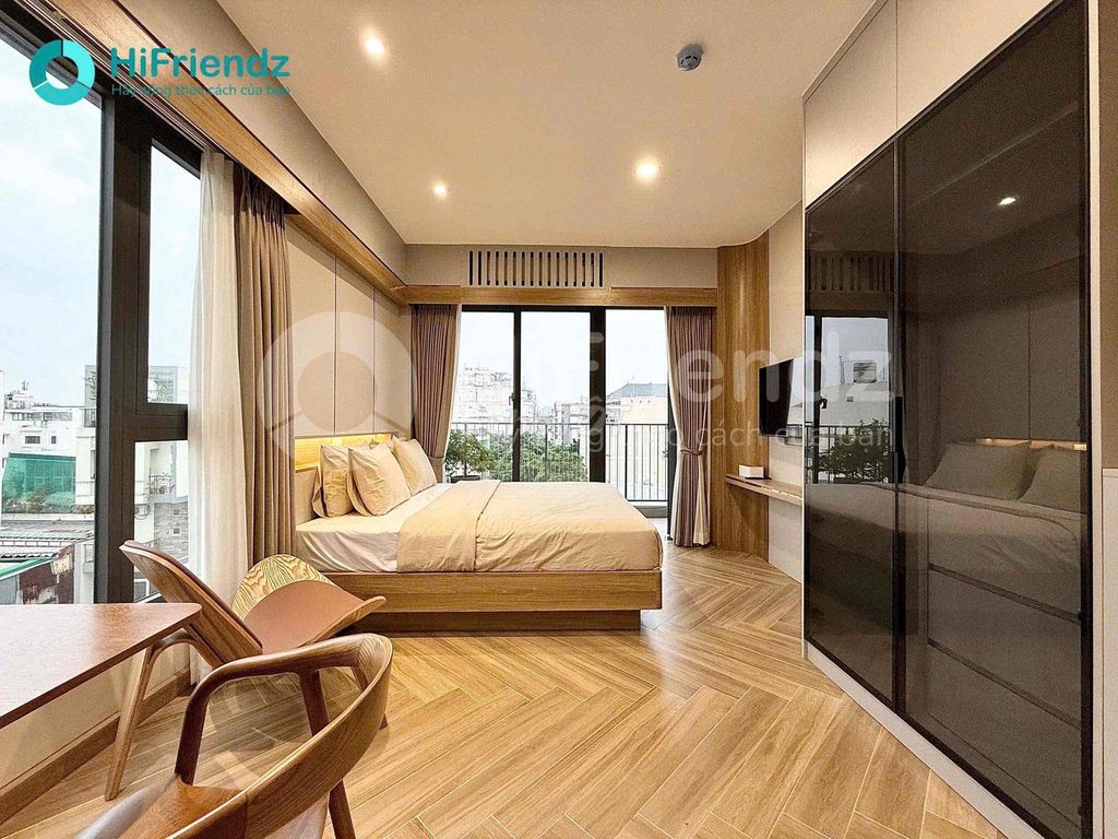 It's the owner who rents the new high-end new interior apartment, 100% high center.