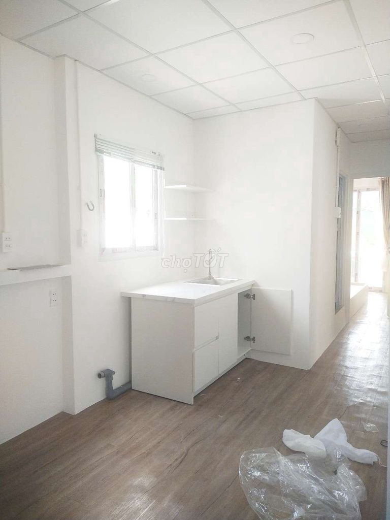 The owner rented three full bedrooms near Hòa Hảo Hospital.