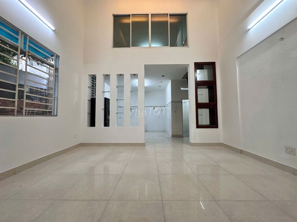 The nc Lê Quang Định 80 M2 1 1st floor of the super-wide courtyard
