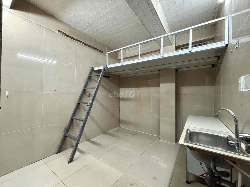 A 2 million-split room near huflit, gtvt, ddmnh