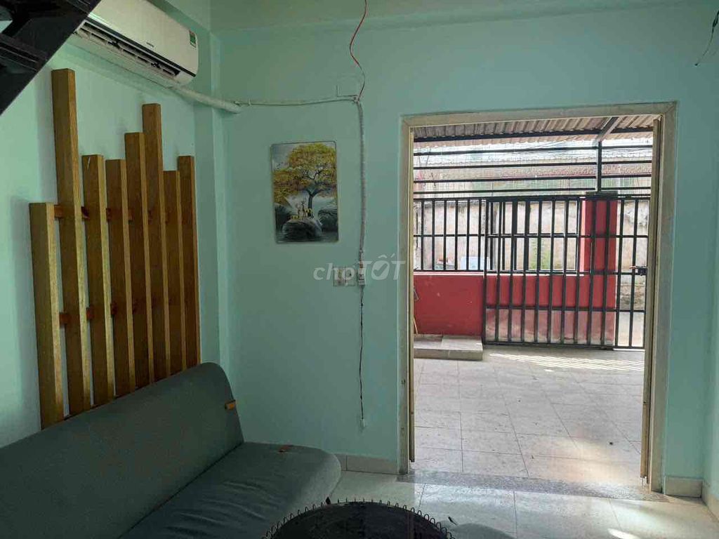 1 st 1 st 1st floor 1 2 bedroom 2 full interior truck alley near the end of 4 melons