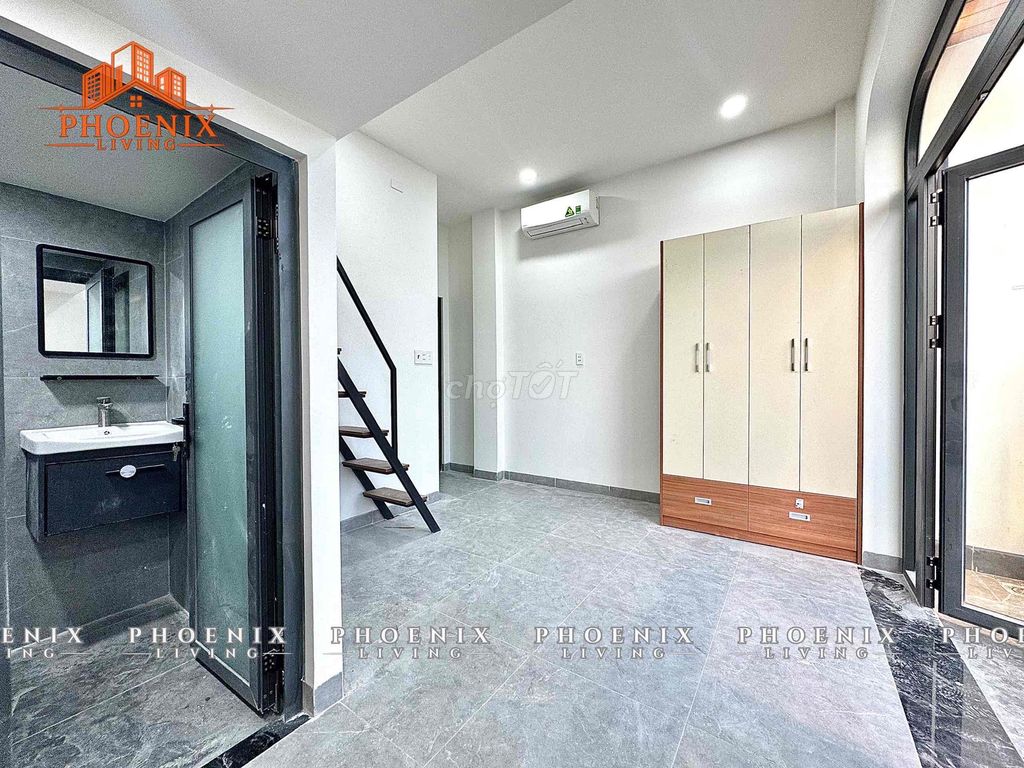 Only 100 percent built the balcony suite - full interior
