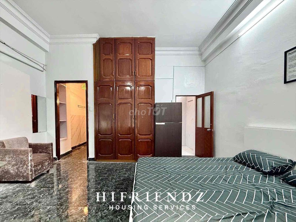 The mini building rents Saigon University 100 meters wide at 2-2 you
