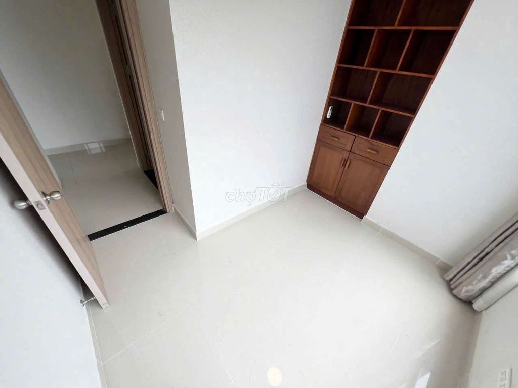 Two bedrooms, one bathroom at the base of Novaland Botanica Premier.