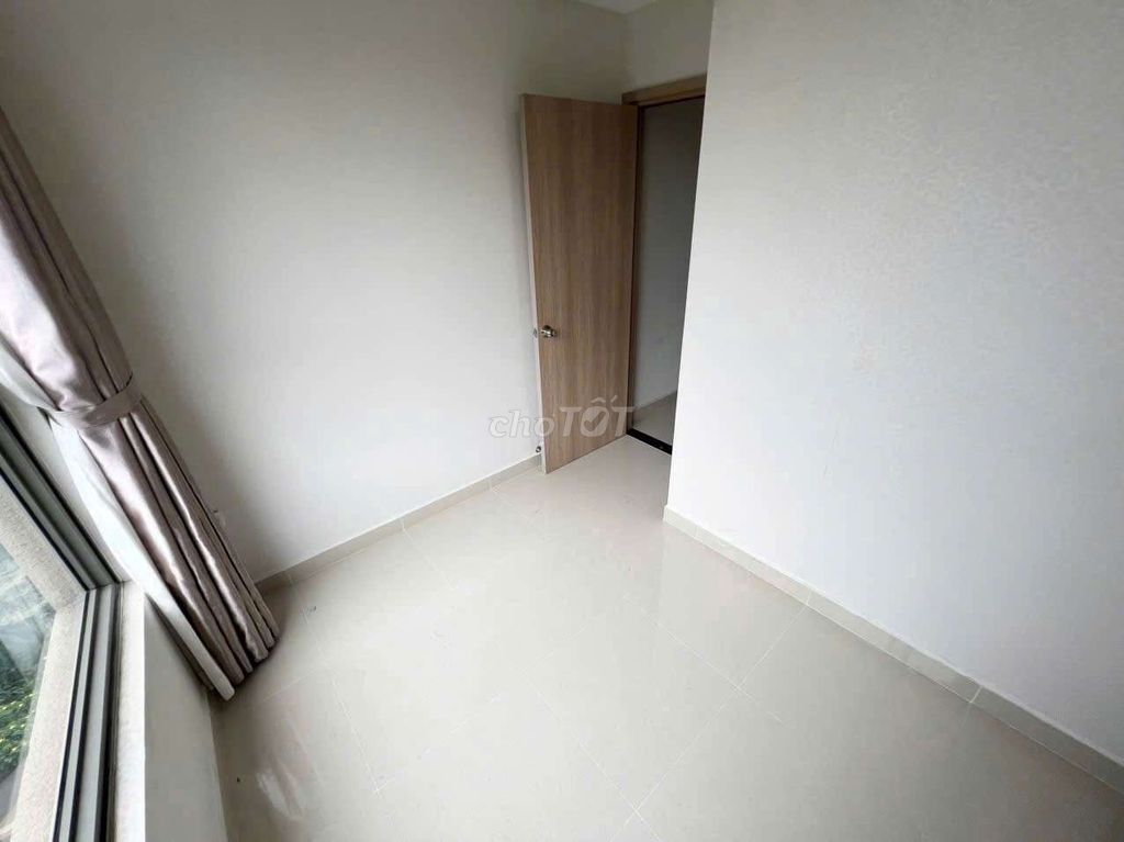 Two bedrooms, one bathroom at the base of Novaland Botanica Premier.