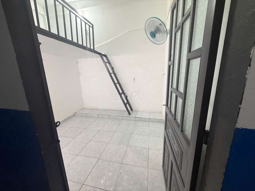 - Chợ Lớn-6th District