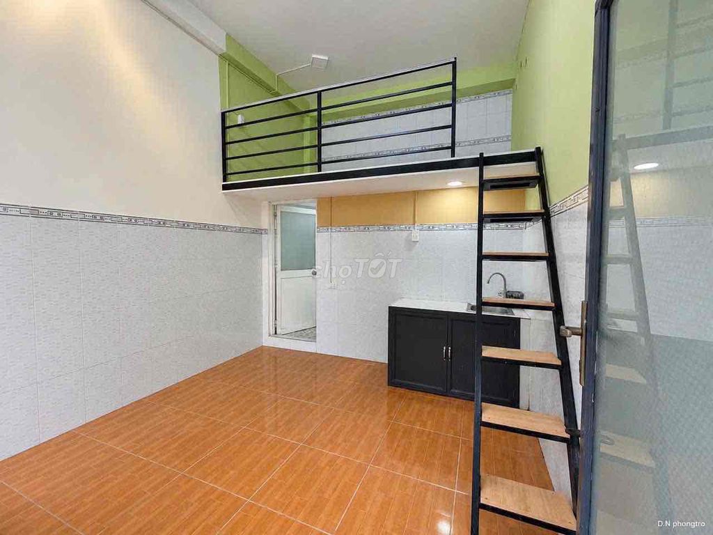 upper guard - sky window - balcony