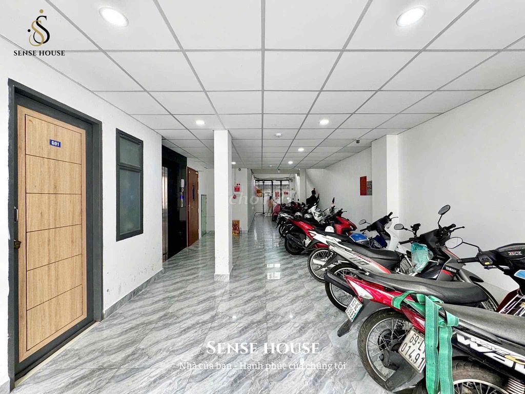 Near vhu hiuit and aeon mall Tân Phú elevator
