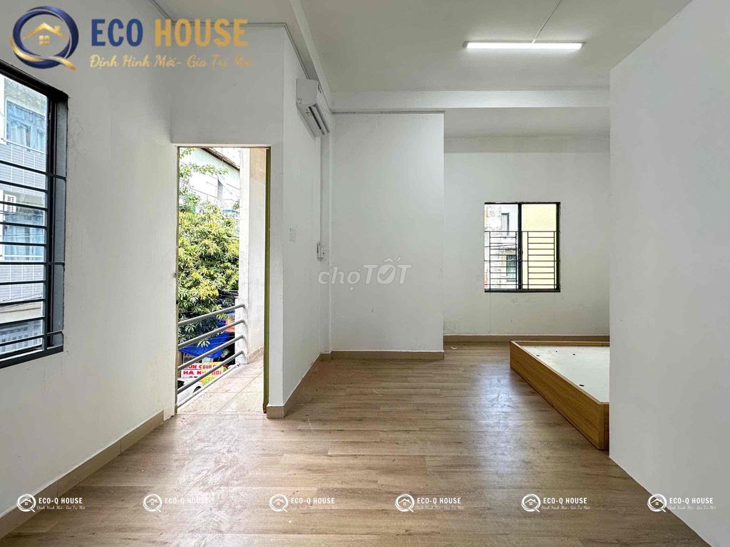 A private balcony studio, cheaply located near the lotus, through a university of donations only 7 P.