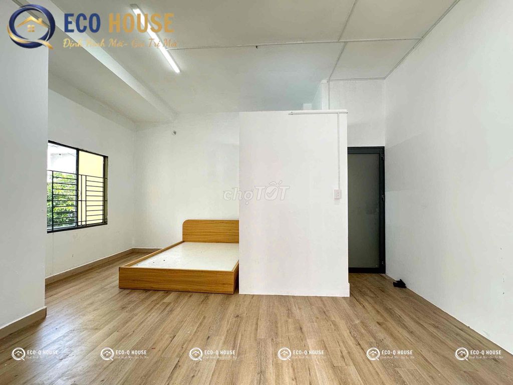 A private balcony studio, cheaply located near the lotus, through a university of donations only 7 P.