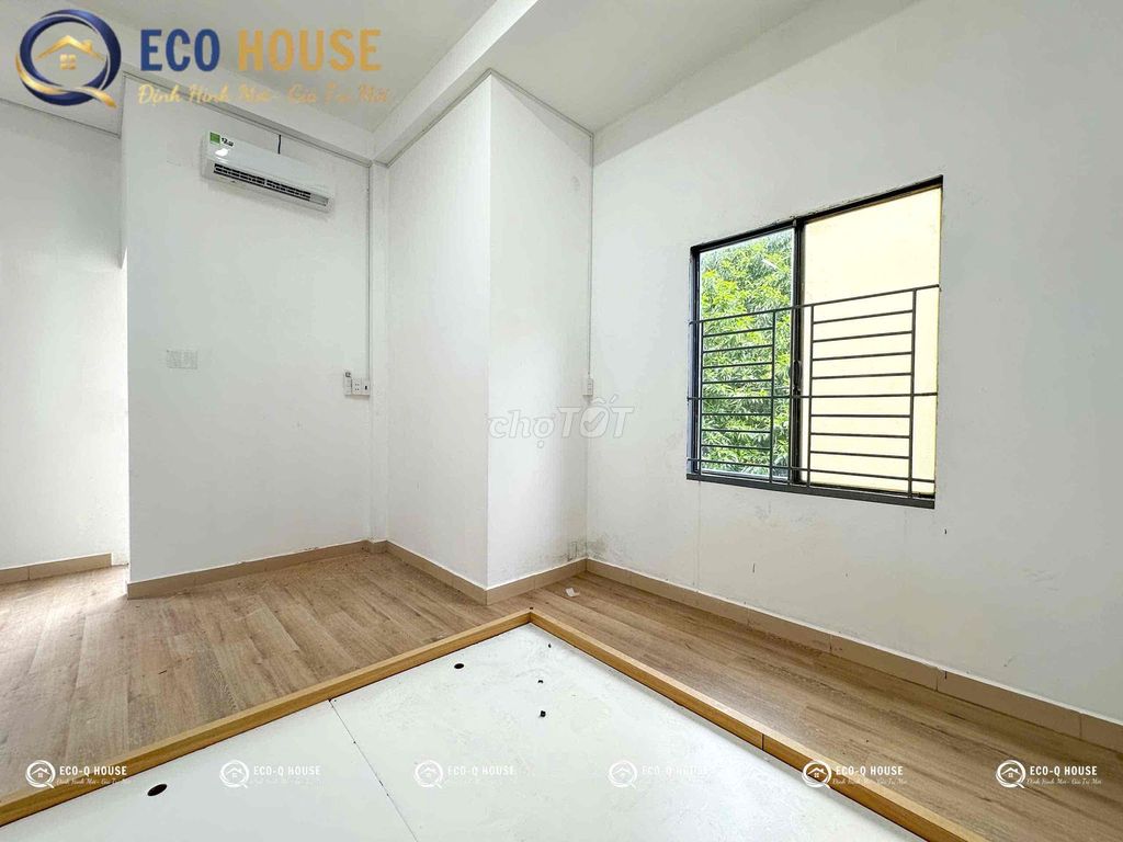 A private balcony studio, cheaply located near the lotus, through a university of donations only 7 P.