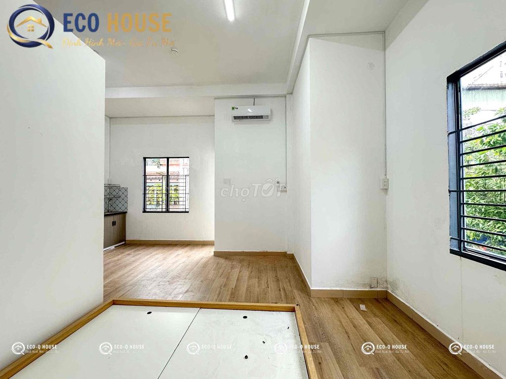 A private balcony studio, cheaply located near the lotus, through a university of donations only 7 P.