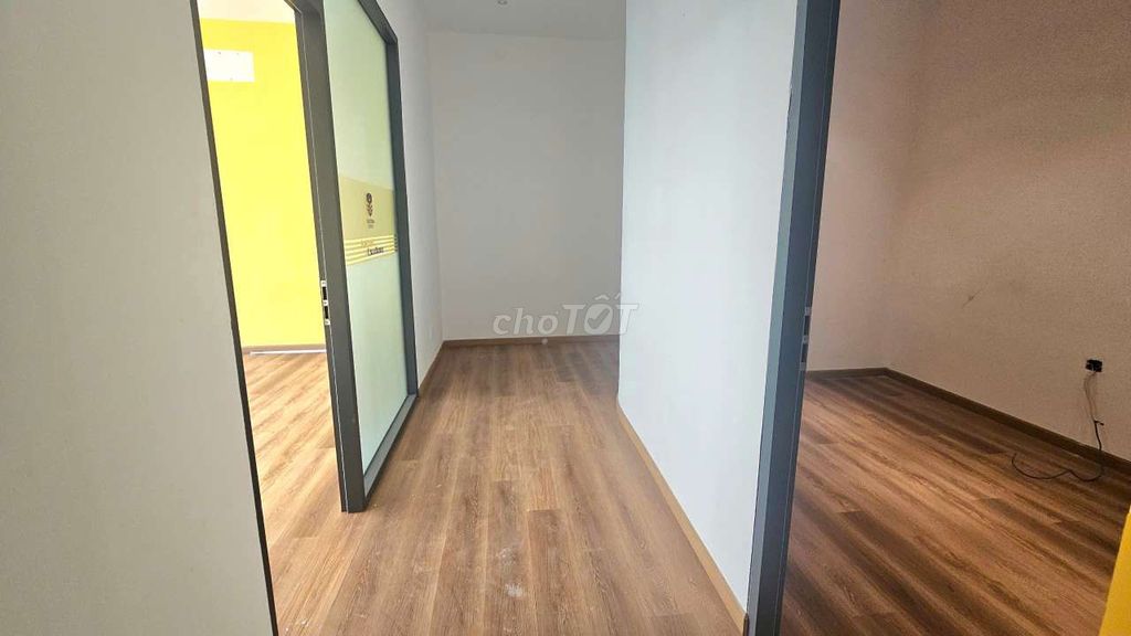 M.T. 12 X10,12 x 10, 1 .1 House 1 S. Xy, 5 bedroom 3 toilets