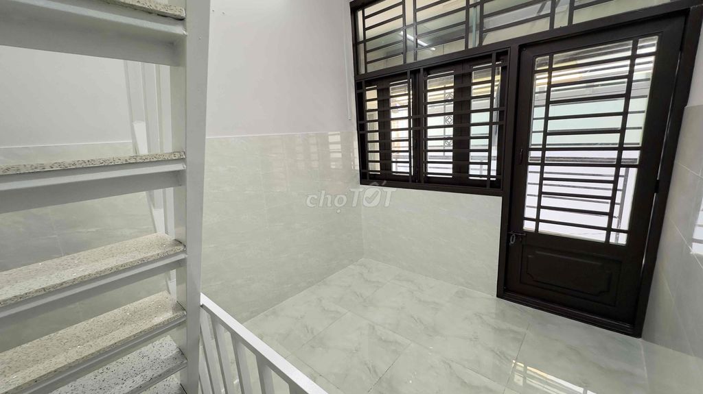 Rent the main home-- 3rd district, .h.h. rents the chapel.