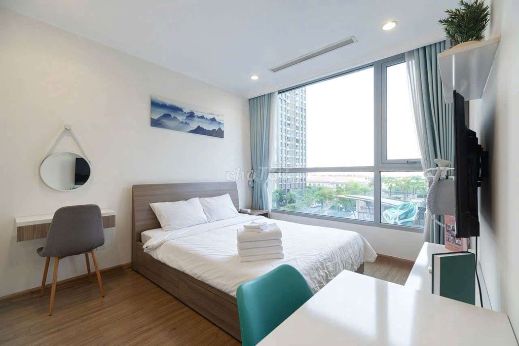 Rent the three bedrooms. Two high-level toilets. - Full interior. - Entering.