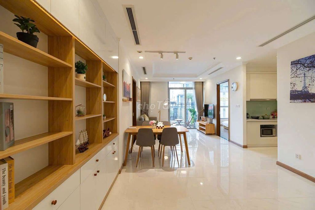 Rent the three bedrooms. Two high-level toilets. - Full interior. - Entering.