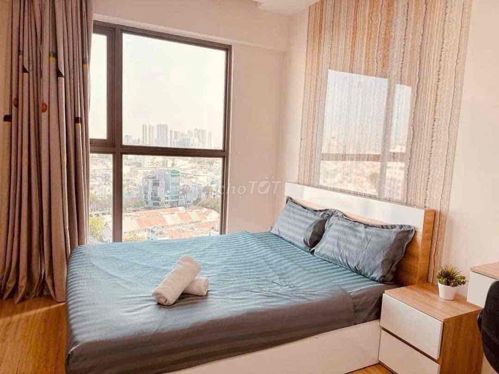 The three bedrooms are 107 meters full of furniture on the spot.
