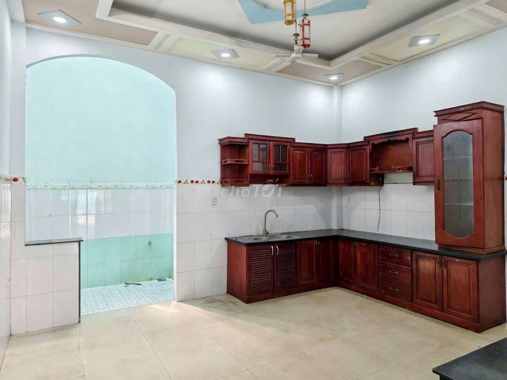 The Masters' residence vault is rented 5 x 20 2 floors 4 bedroom 3 high school toilets