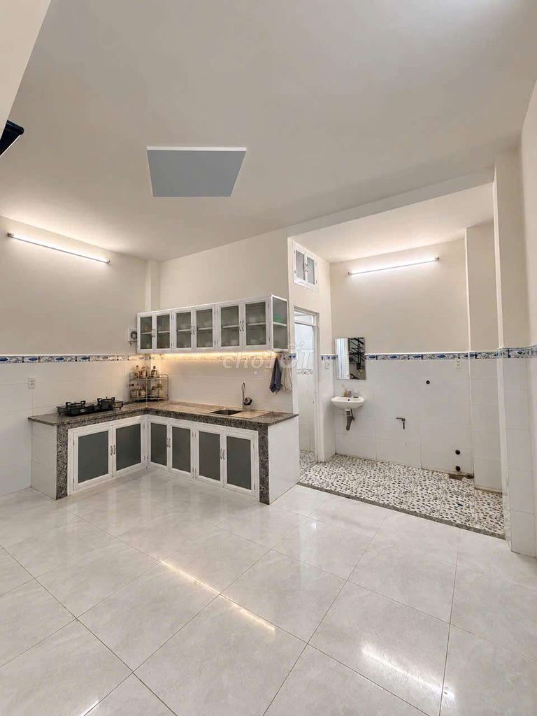 Rent the house now  cmt8, Q.tb, 12 million, 12000 free