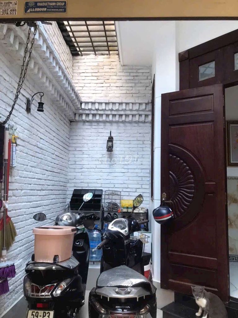 Rent the entire Lý Tuệ 4 x16 meters cast 3 sheets 11 million