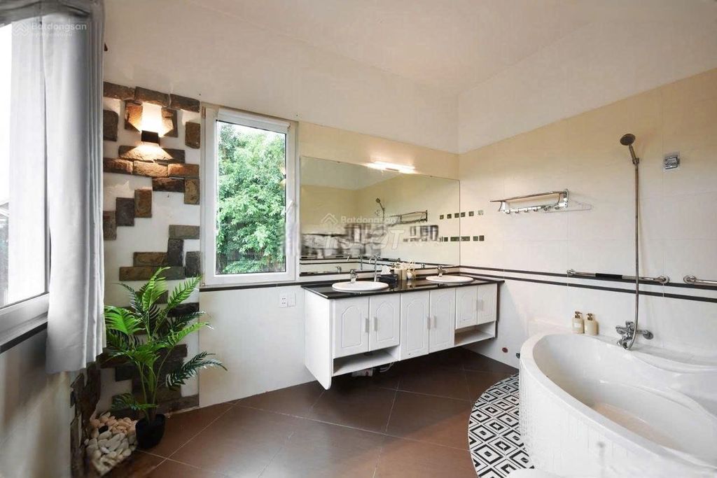 Rent the House 156/ Nguyễn Văn Hưởng, 2-Adventure:375 m2 (TRG + 2 stories)