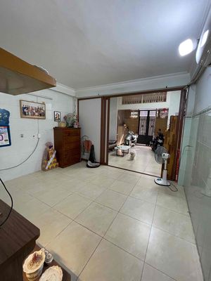 Hậu Giang alleyhouse, area 4 x16 meters, 3.5 panels, basic interior.