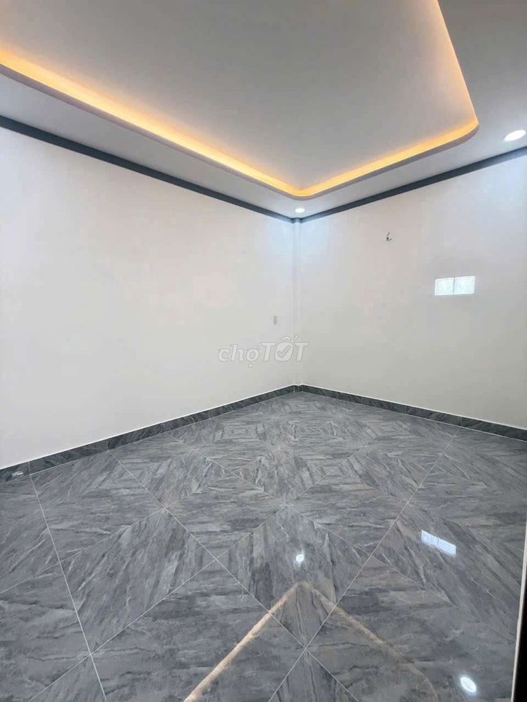 Rent a new three bedrooms near the City Hall.