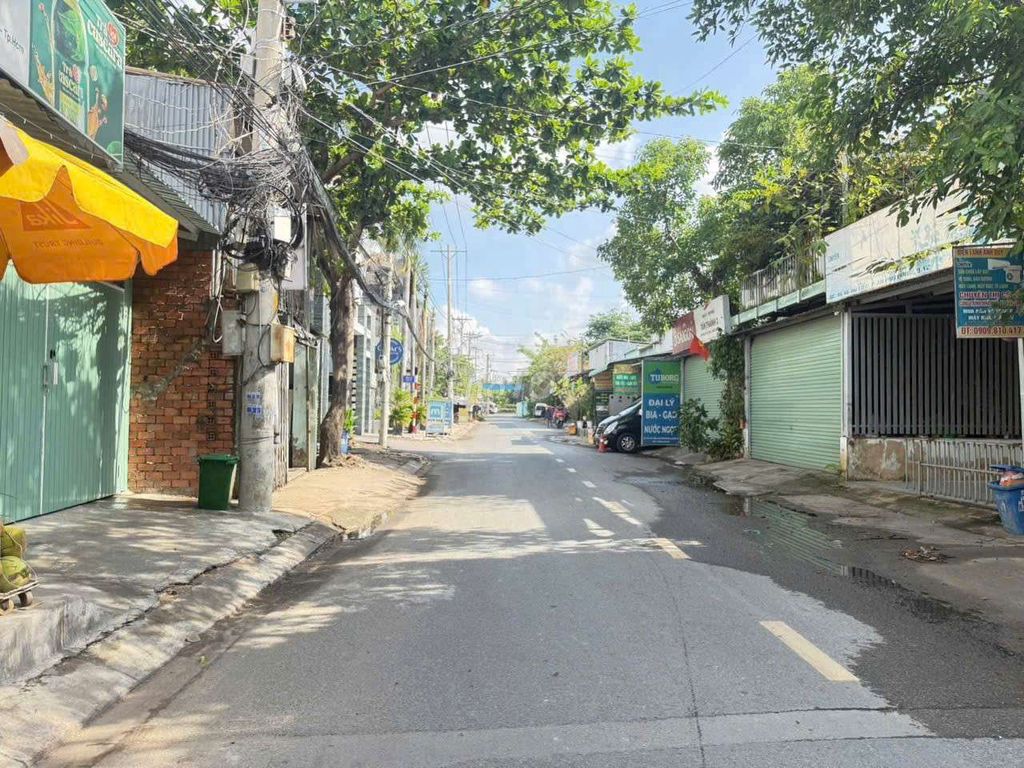 Rent a new three bedrooms near the City Hall.